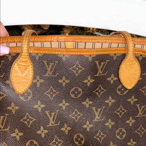 Louis Vuitton Neverfull MM - Picture 17 of 17